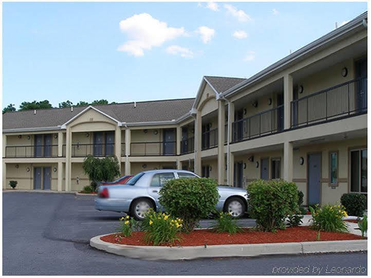 Red Carpet Inn Chambersburg Exterior photo